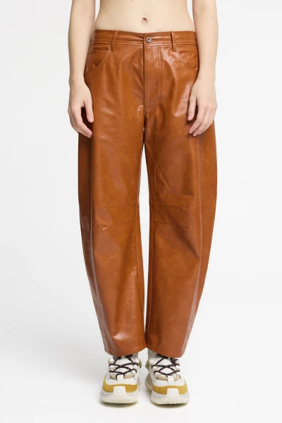 PANTALÓN SILUETA GLOBO Caramelo
