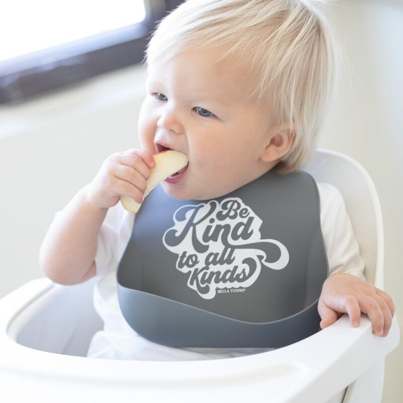 Babero de silicona con bolsillo Be Kind