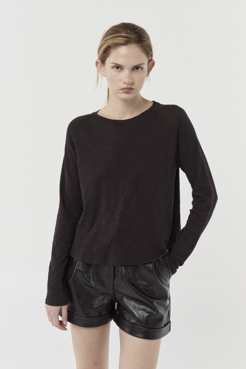 REMERA BUTCH Negro