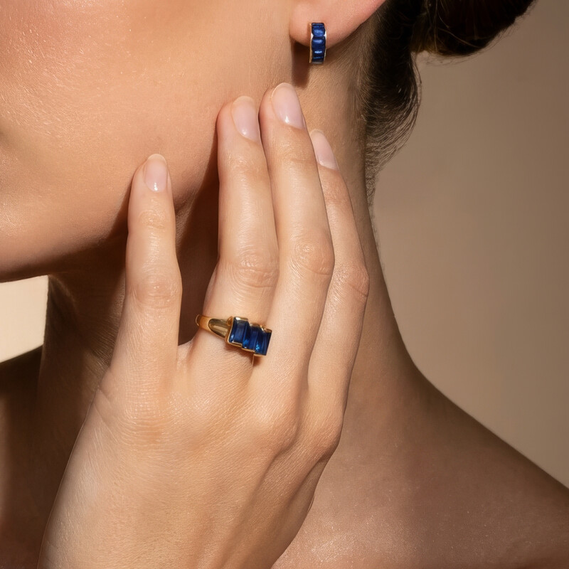 Anillo en oro 18K con circonias azules Anillo En Oro 18k Con Circonias Azules