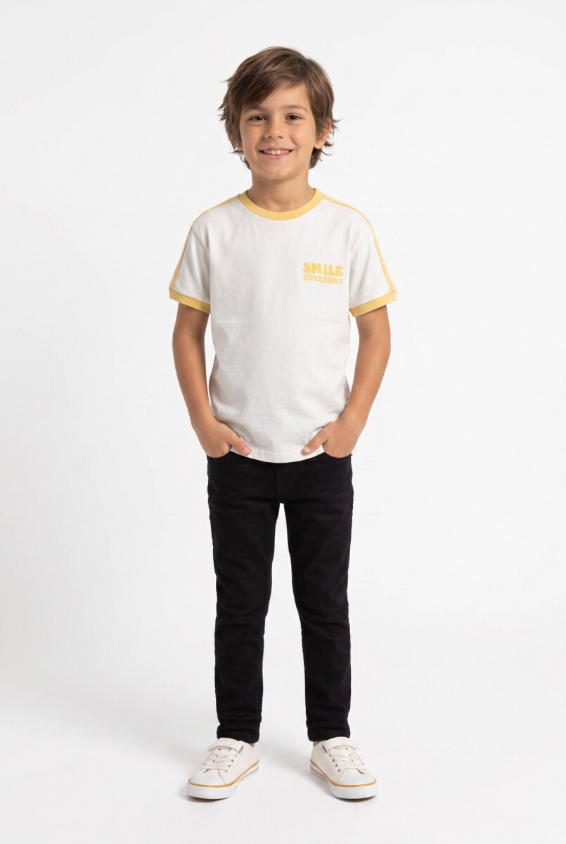 Remera m/c con vivos y estampa - Crudo 