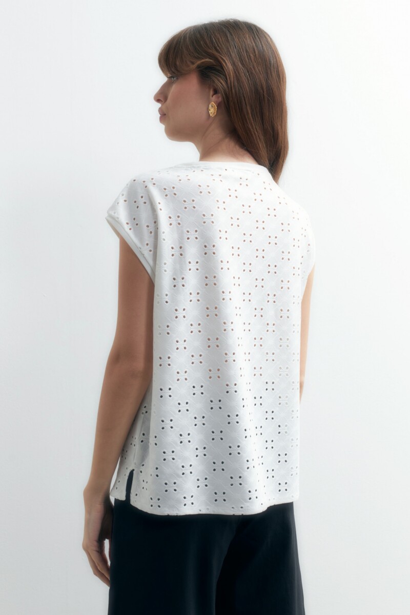 Blusa broderie con flores bordados crudo