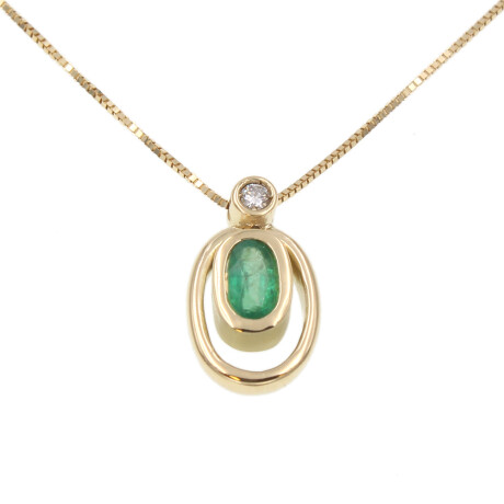 Colgante con cadena de oro amarillo 18k con brillante y esmeralda N2950 Colgante con cadena de oro amarillo 18k con brillante y esmeralda N2950
