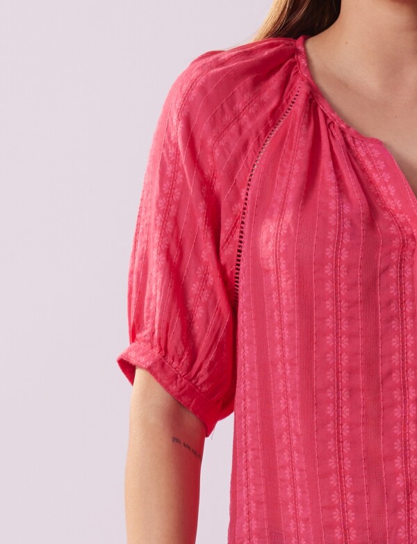 Blusa Detalle Calado FUCSIA