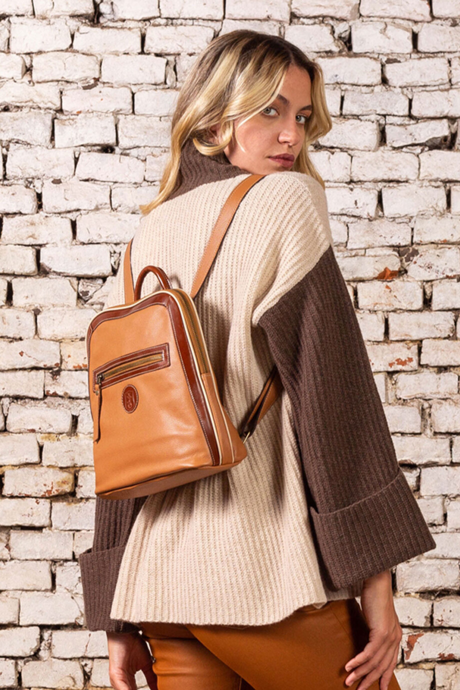 Mochila Justina Camel