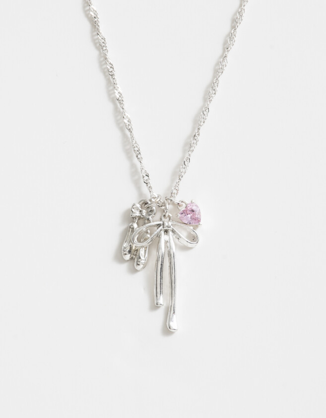 Cadena Corta con Dije Cadena Corta Con Dijes Bañada En Plata - Plateado
