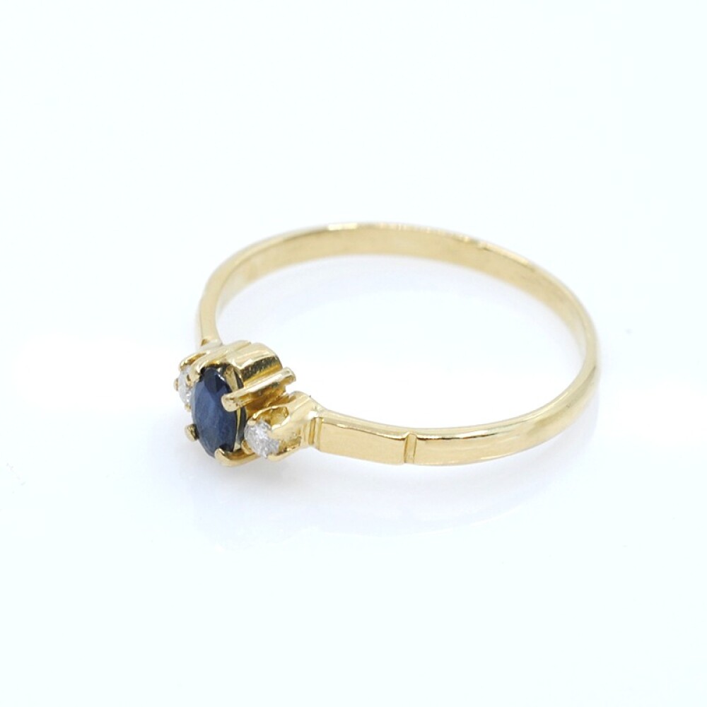 Anillo en oro 18k zafiro y brillantes Anillo en oro 18k zafiro y brillantes