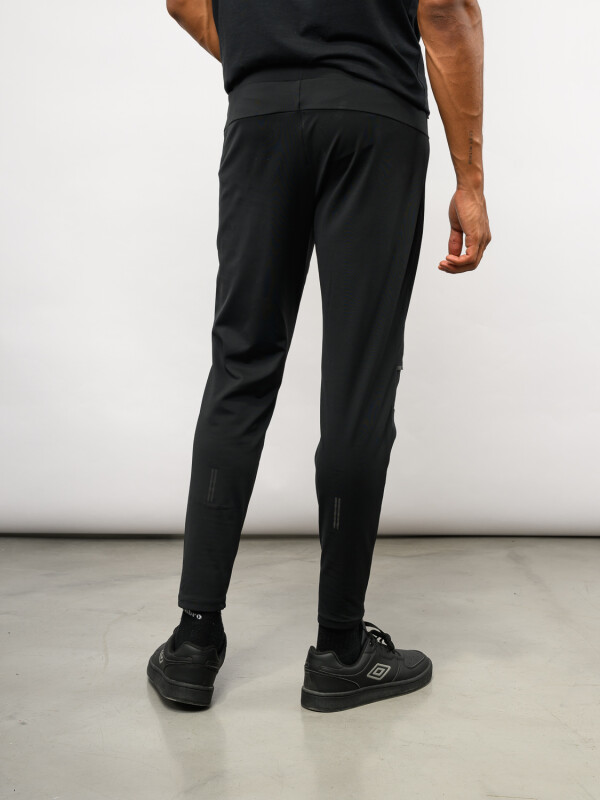 Pantalón Tecnológico Force Umbro Hombre 002