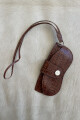 Cuelga lentes Croco whiskey