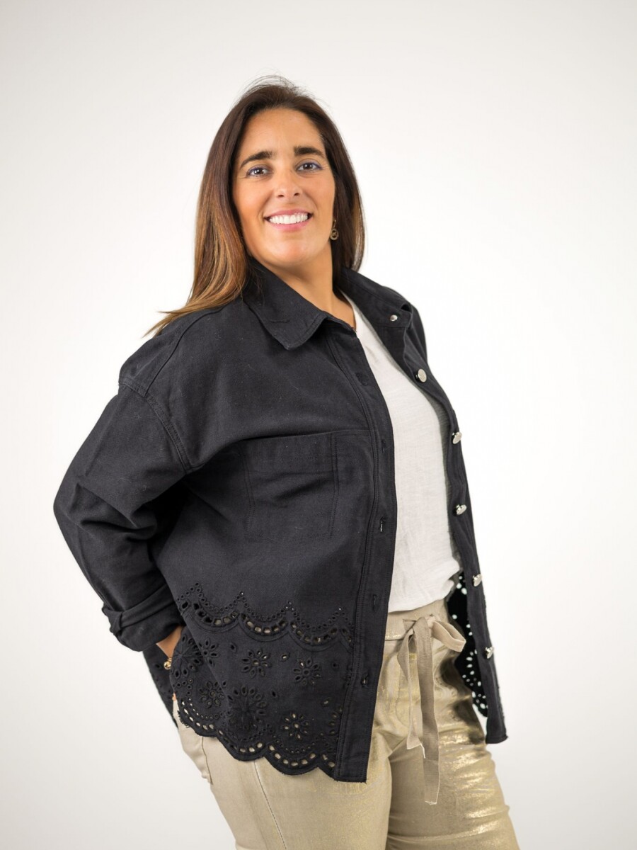 Chaqueta de Jean con broderie abajo Negra