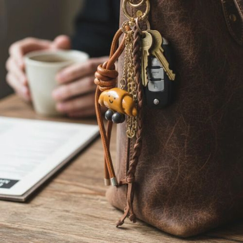 Llavero con accesorios- Medialuna Llavero Con Accesorios- Medialuna