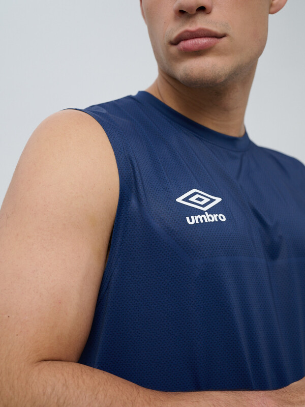 REMERA SIN MANGA AXIS Umbro Hombre 001
