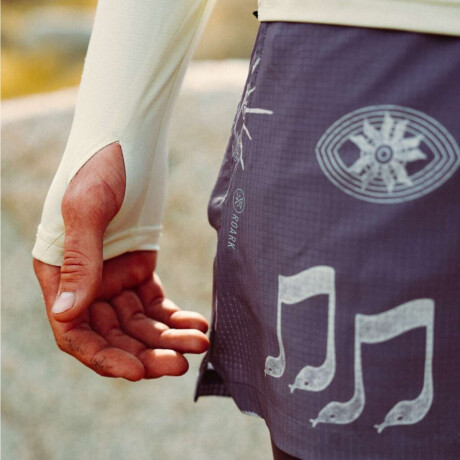 Remera Roark Hooded Expedition Blanco