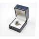 Anillo En Platino Con Brillantes Y Zafiro Central. Anillo En Platino Con Brillantes Y Zafiro Central.