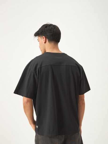 REMERA BORA NEGRO