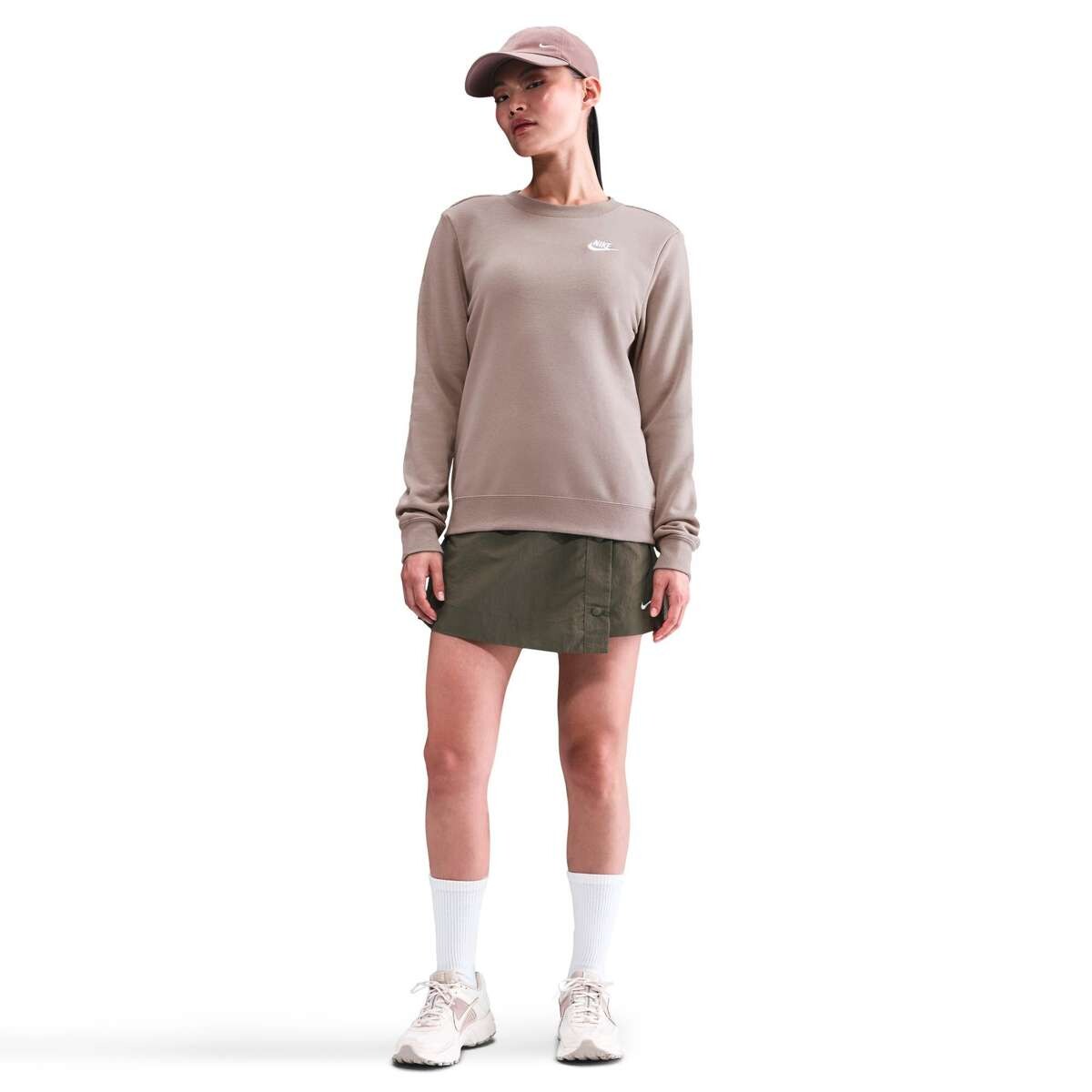 Campera Nike Sportswear Club de Mujer - Chocolate 