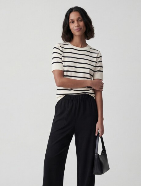 BLUSA DE PUNTO A RAYAS DE MANGA CORTA BLANCO