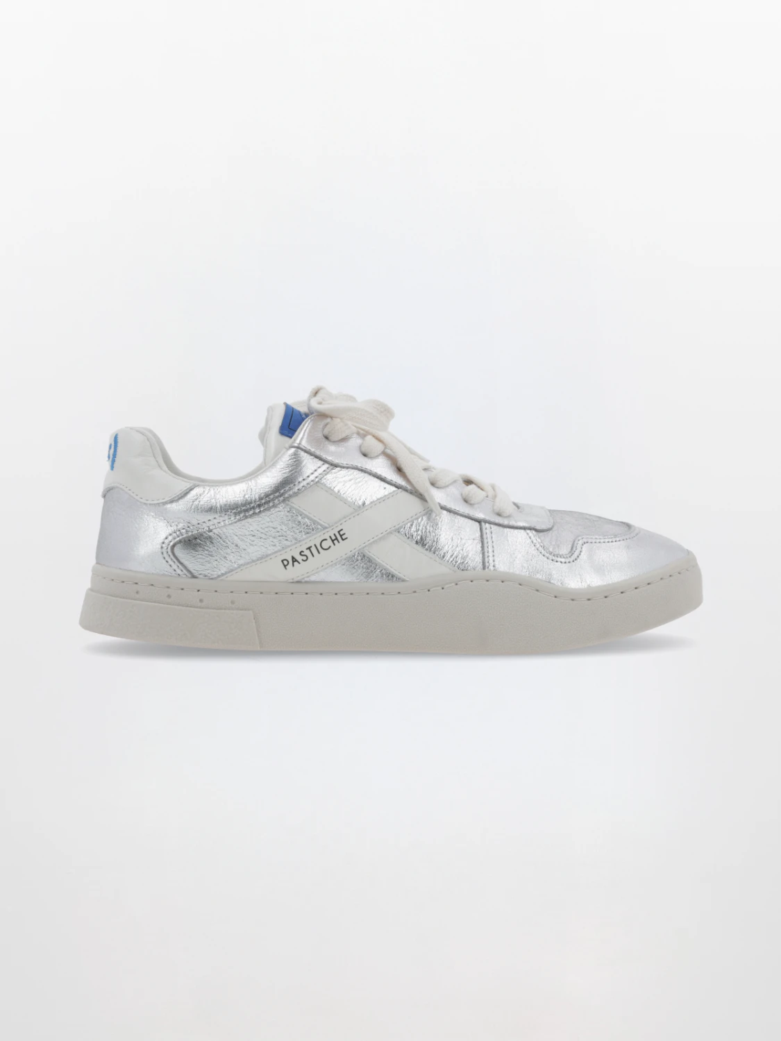 Sneaker Club 82