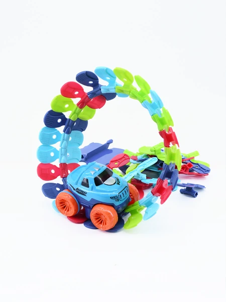 PISTA CON AUTO A BATERIA MULTICOLOR