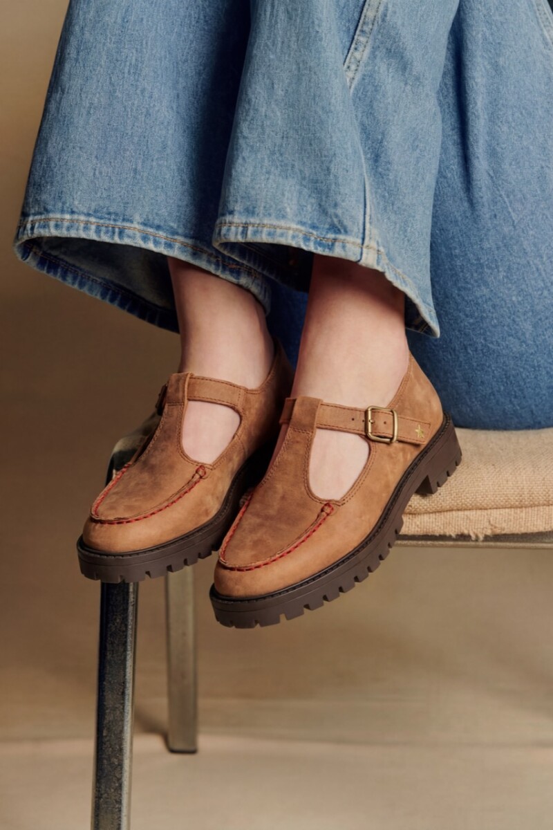 Zapato Guillermina Cuero Camel