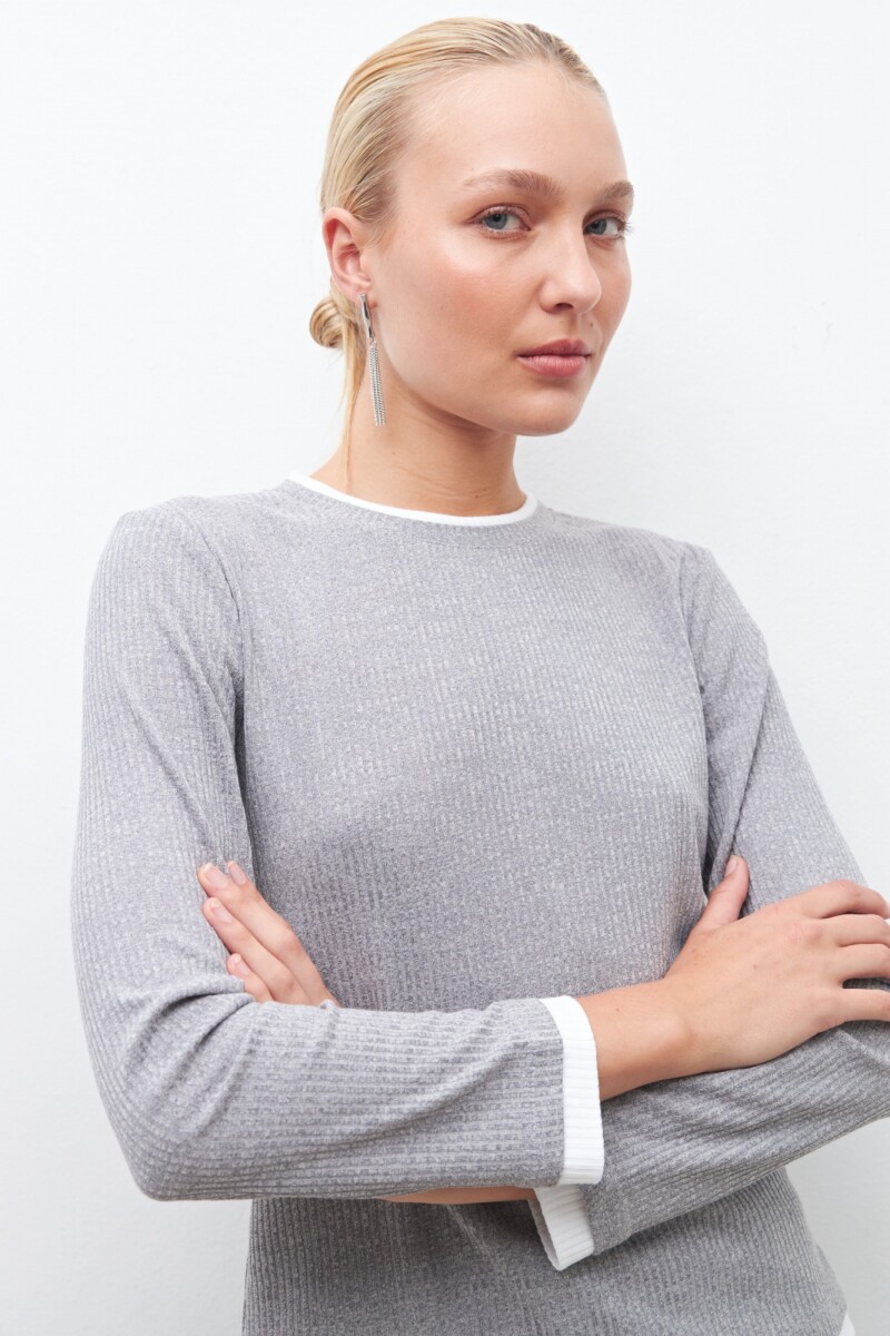 Remera canalé bicolor gris melange