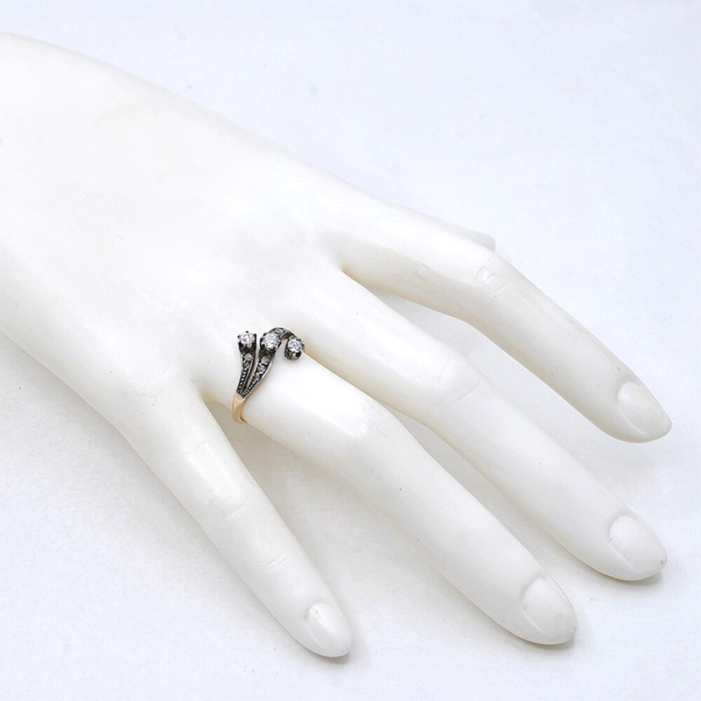 Anillo Oro 18K Con Brillantes Y Diamantes Anillo Oro 18K Con Brillantes Y Diamantes