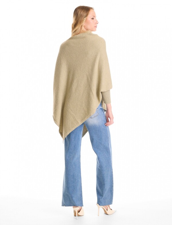Poncho Asimetrico VERDE