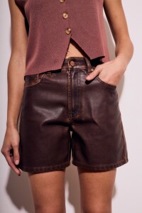 Short Cuero Vegano Marron
