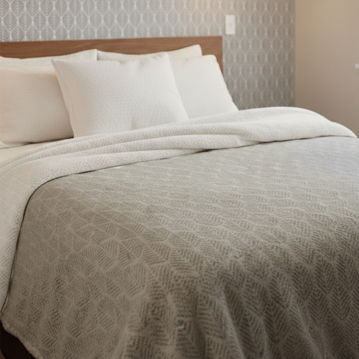Frazada con Corderito 2 Plaza Home Class 200 x 240 cm - ARABESCO GRIS 