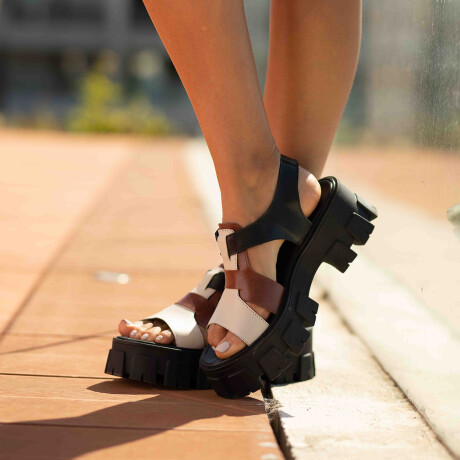 SANDALIAS VENET - CUERO RIA MARRON
