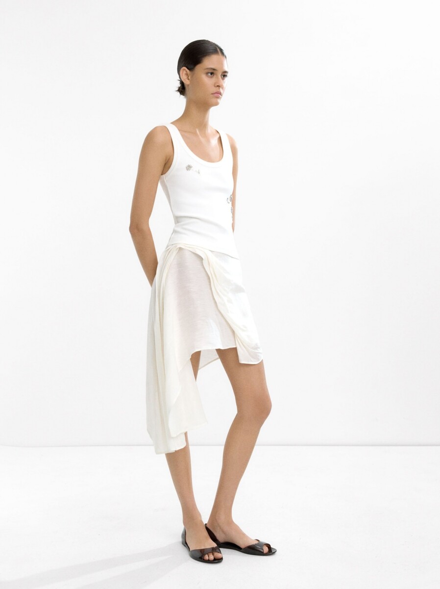 Top Con Flores De Abalorios - blanco 