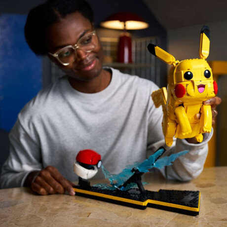 Lego Pokémon Pikachu y Poke Ball - 2050 piezas Lego Pokémon Pikachu y Poke Ball - 2050 piezas