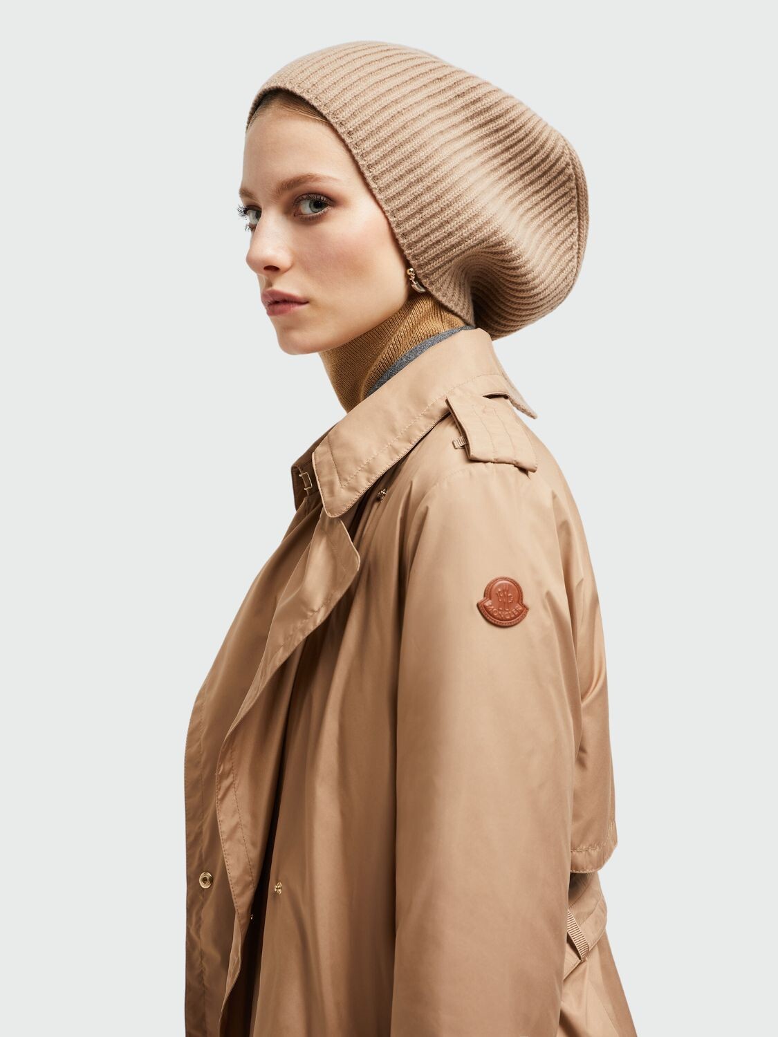Moncler - Gabardina de plumas, Barbetane Beige