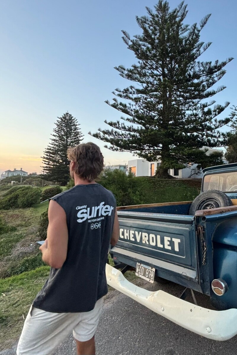 Musculosa Surfer / Negro Wash U