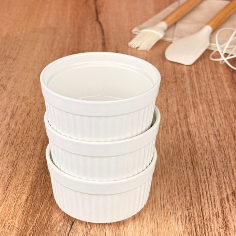 Set de 3 Moldes Ramequín de Cerámica Blanca Ø10cm x 5cm Set de 3 Moldes Ramequín de Cerámica Blanca Ø10cm x 5cm