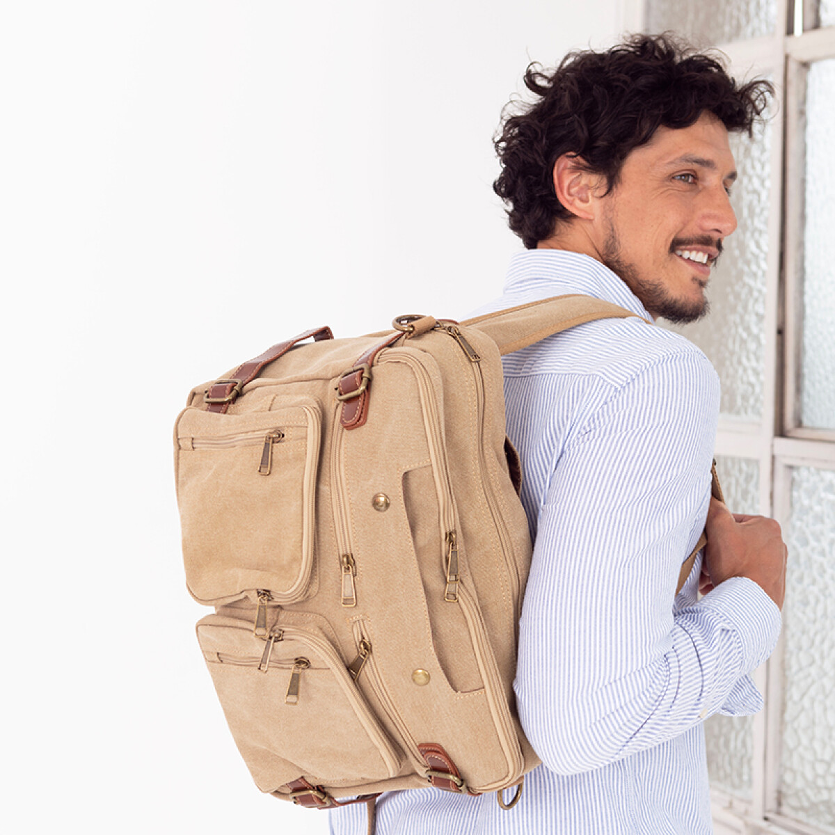 PORTA NOTEBOOK MOCHILA WORLD - KAKI 