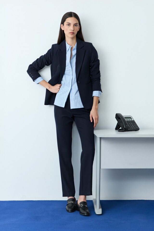 Pantalón recto sastrero azul marino