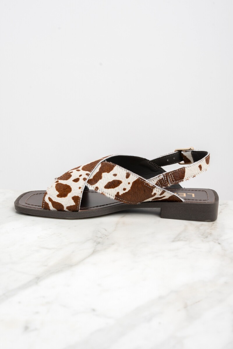 Sandalia Cruzada Pelo Vaca Marrón