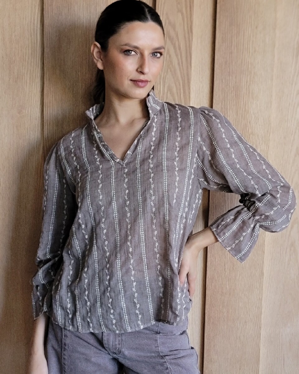 Blusa Copenhague - Broderie Tostado 