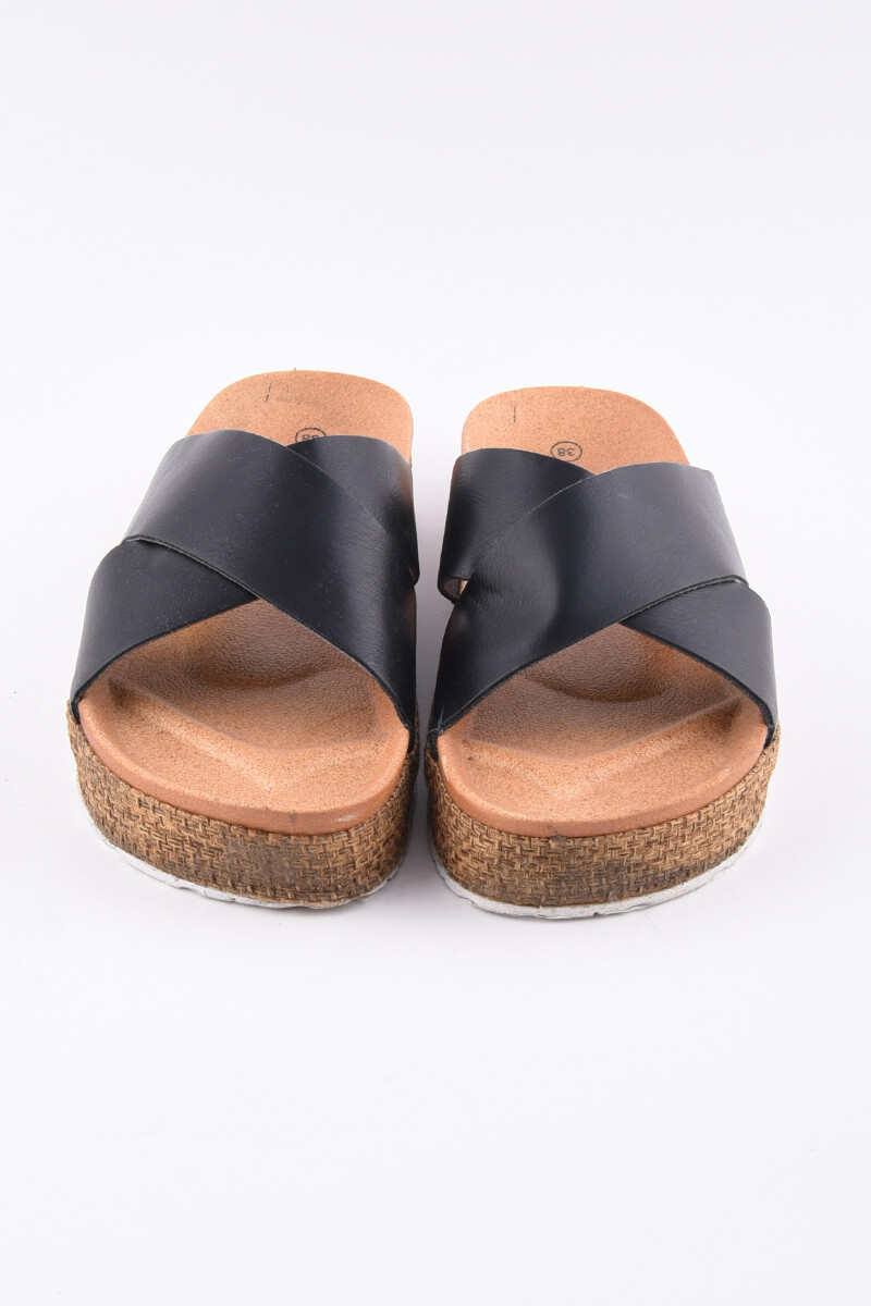Sandalia con tiras cruzadas Negro