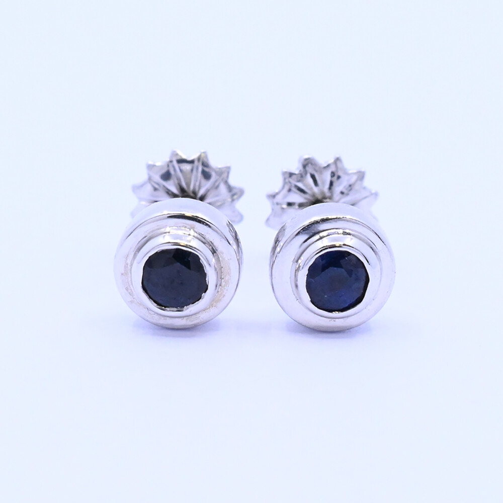 Caravanas oro 18k blanco y zafiro. Caravanas oro 18k blanco y zafiro.