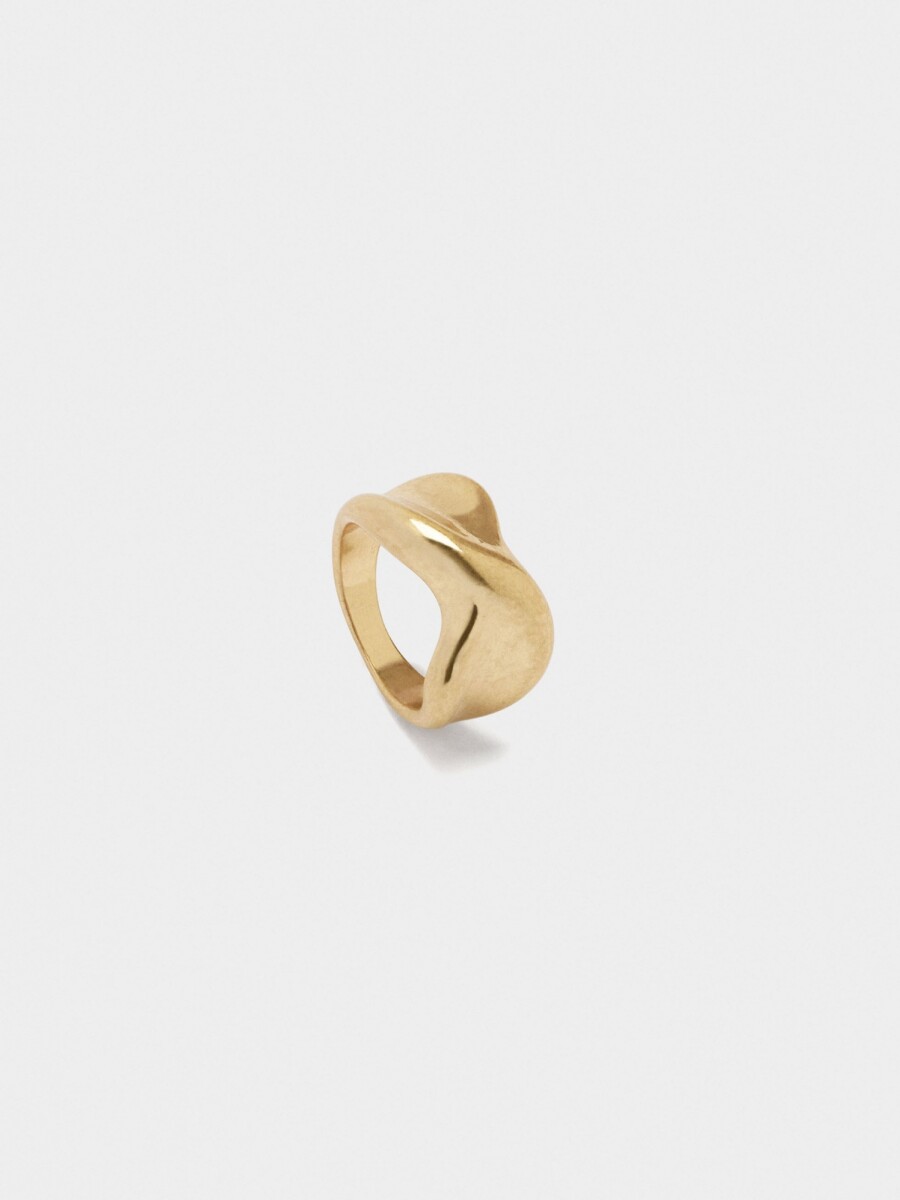 Anillo Con Relieve dorado