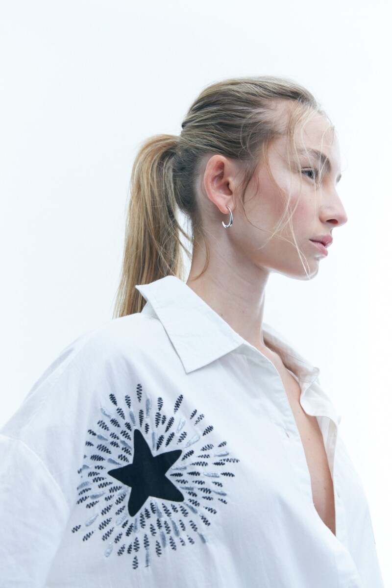 Camisa oversized con estampa estrellas blanco