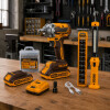 COMBO LLAVE DE IMPACTO 20V+LINTERNA+SET DADOS INGCO Combo Llave De Impacto 20v+linterna+set Dados Ingco