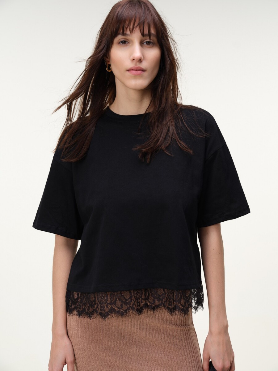Remera Boxy Algodón Encaje - Negro 