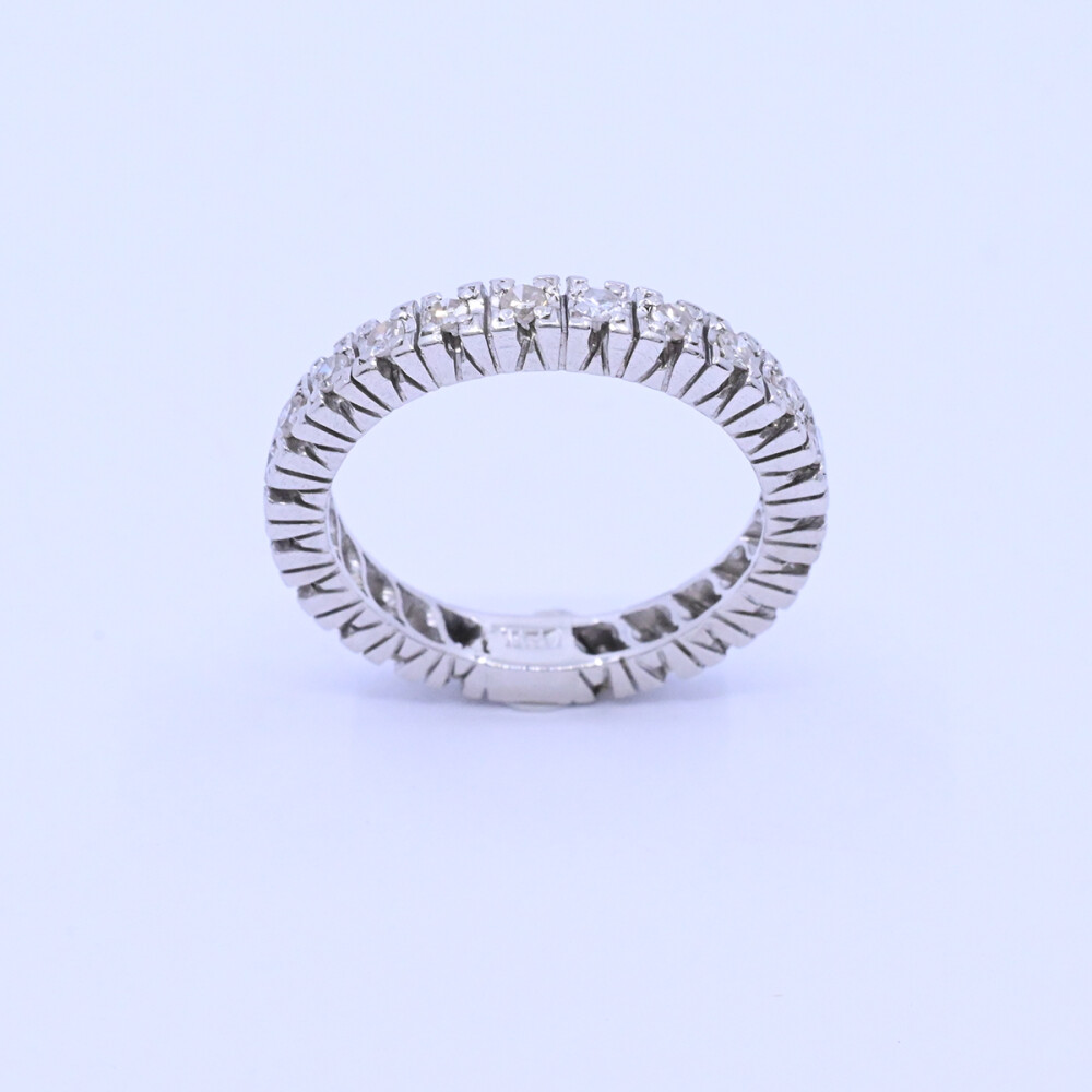 Anillo sin fin oro 18k blanco con brillantes engarce 4 puntas. Anillo sin fin oro 18k blanco con brillantes engarce 4 puntas.