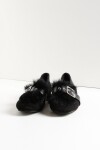 Zapato peludo con hebilla negro