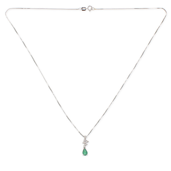 Colgante Royal de oro blanco 18k con esmeralda y brillantes - Incluye cadena Colgante Royal de oro blanco 18k con esmeralda y brillantes - Incluye cadena