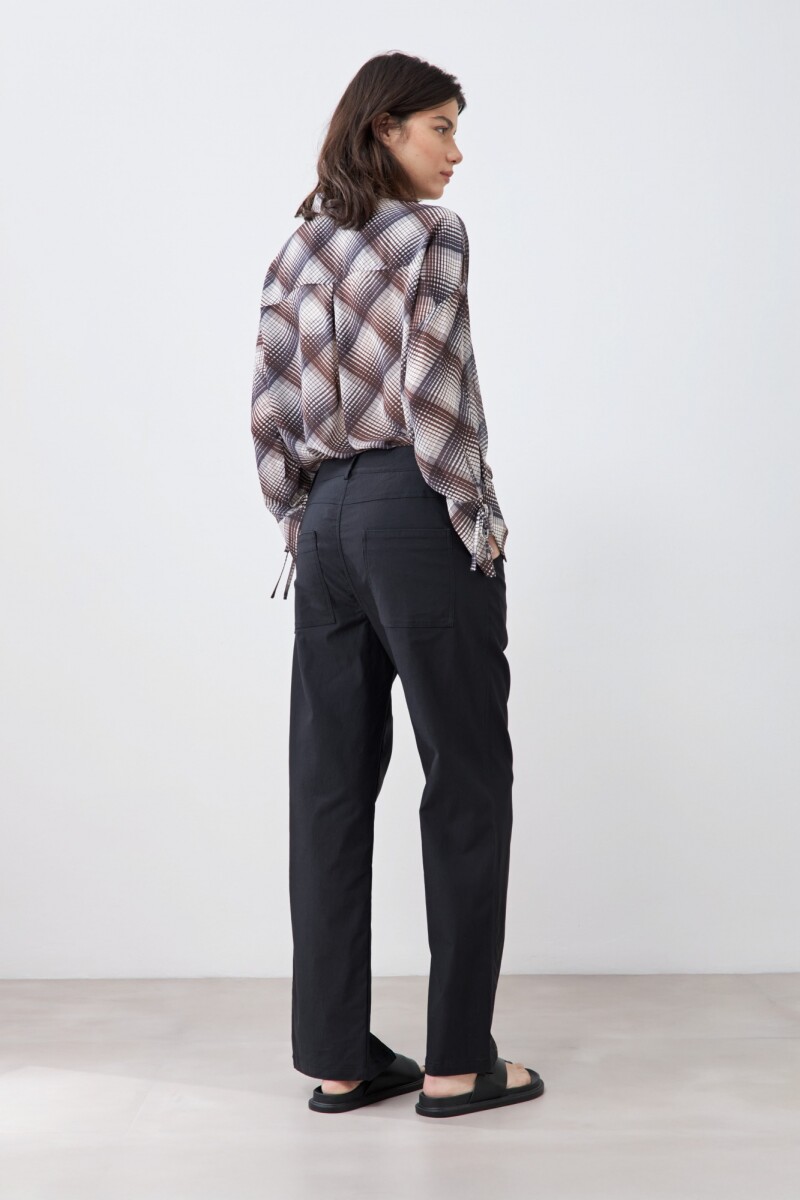 Pantalón recto con tajos negro