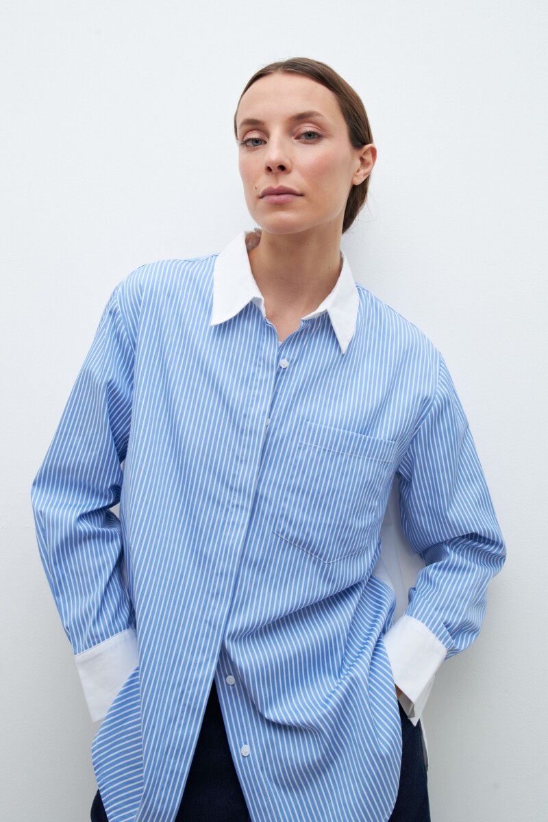 Camisa rayada oversized celeste